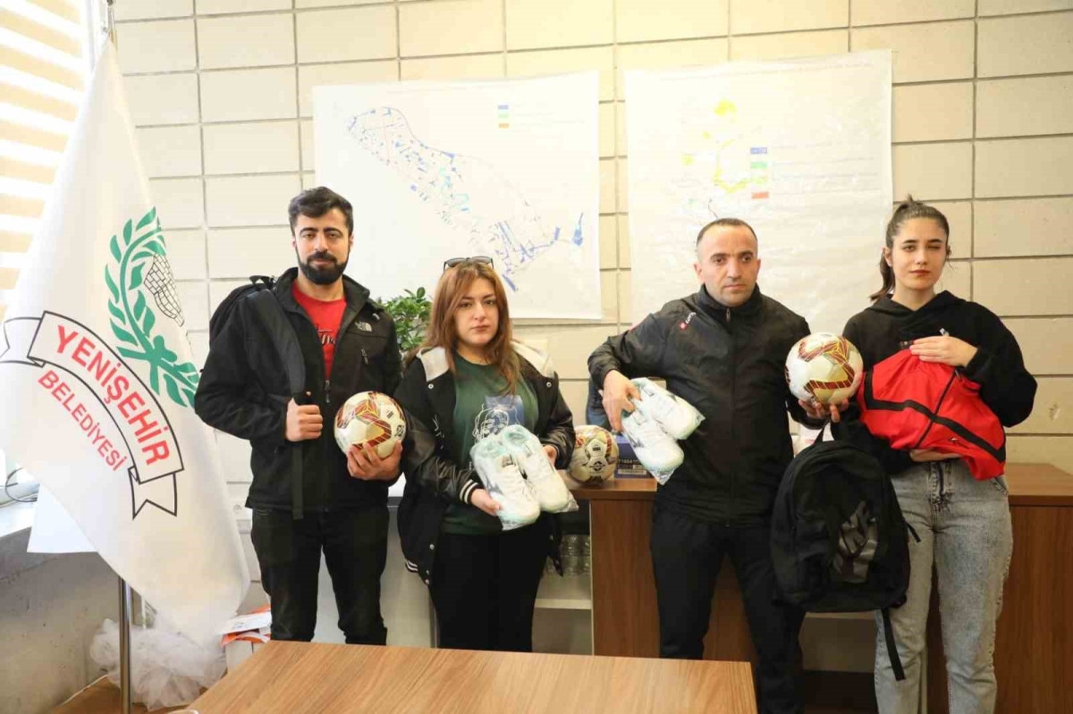 Turnuvalara katılacak görme engeli sporculara malzeme desteği

