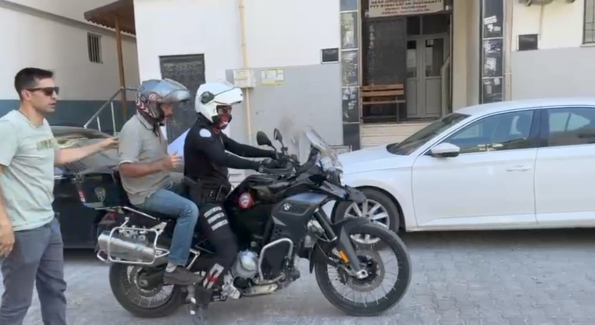 Adayların imdadına polisler yetişti
