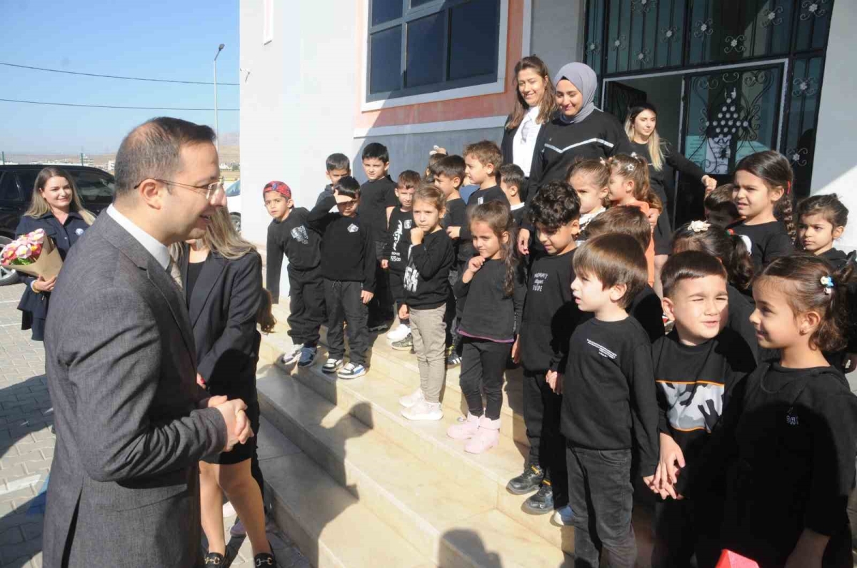 Öğrenciler istedi, kaymakam yerine getirdi
