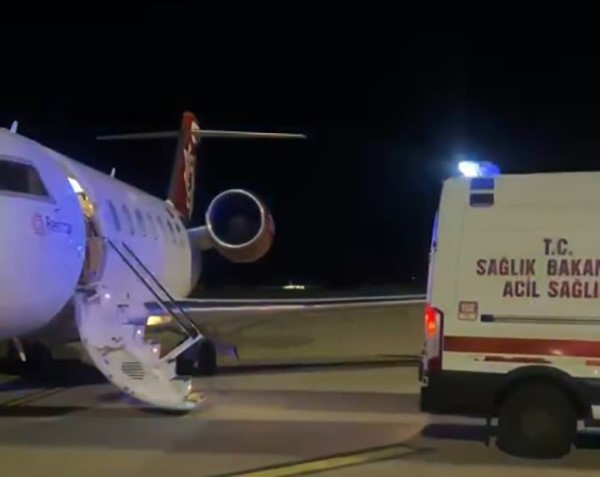 2 bebek için ambulans uçak havalandı
